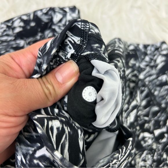 Lululemon Wunder Under Hi-Rise Tight size: 6 - Picture 11 of 11